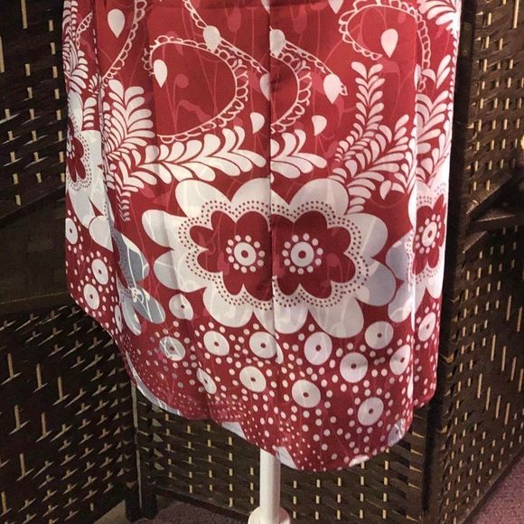 Last One NWT Floral Casual V-Neckline Sleeveless Blouse - Picture 4 of 4